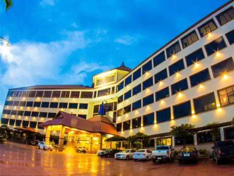 Golden Dragon Resort Sing Buri Exterior photo