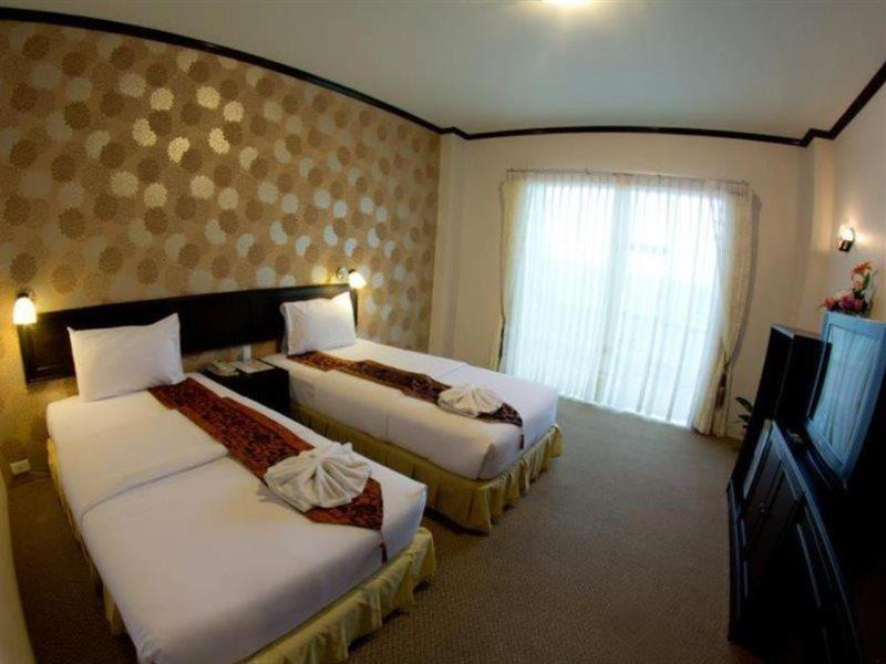 Golden Dragon Resort Sing Buri Exterior photo