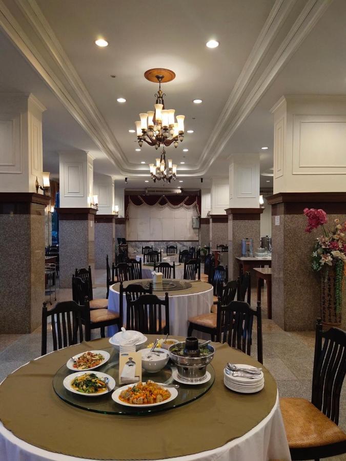 Golden Dragon Resort Sing Buri Exterior photo