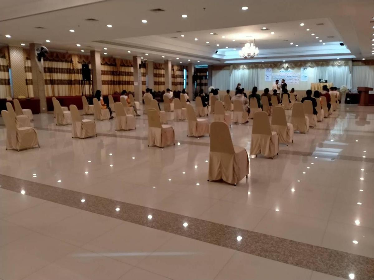 Golden Dragon Resort Sing Buri Exterior photo